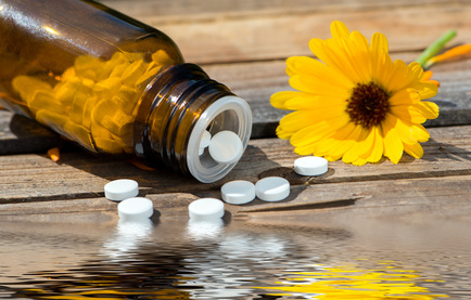 Ringelblume mit Tabletten